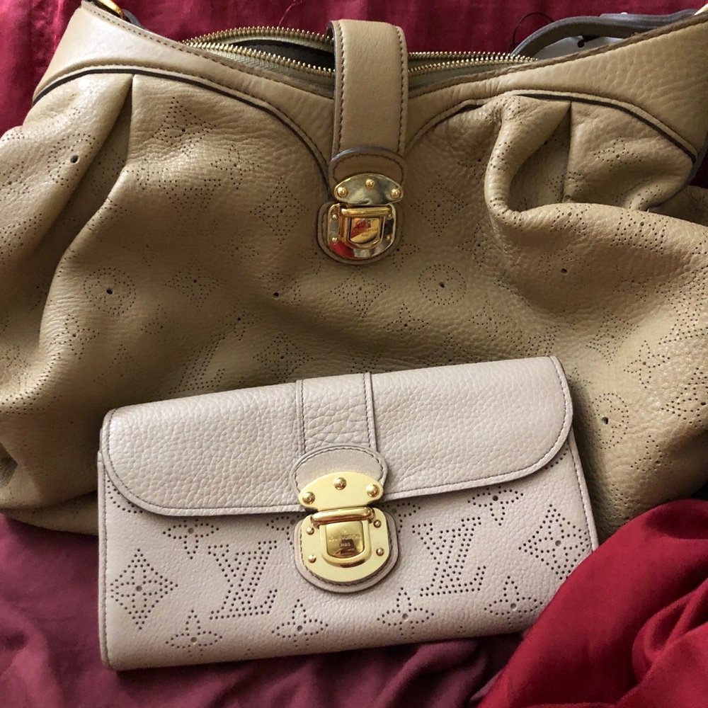 ISO LV brown mahina wallet to match this purse. - Picture 4 of 4
